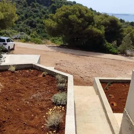 Kucica Bona * Otok Zizanj