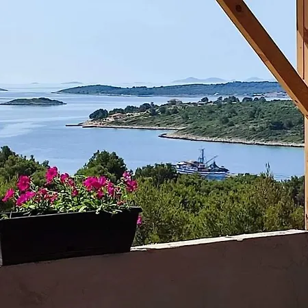 Holiday home Kucica Bona *