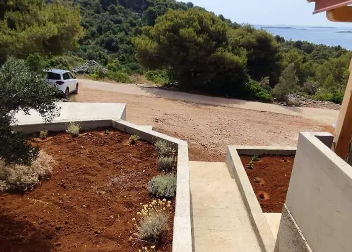 Kucica Bona * Otok Zizanj